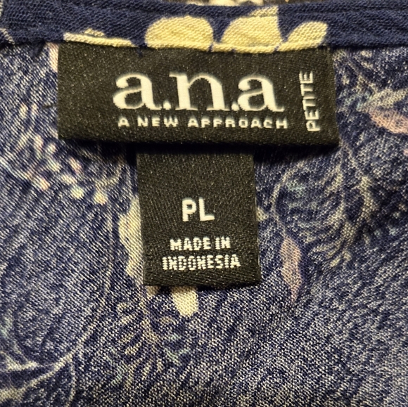 Ana Petite Large Floral peek-a-boo Shoulder Blouse - Picture 4 of 4